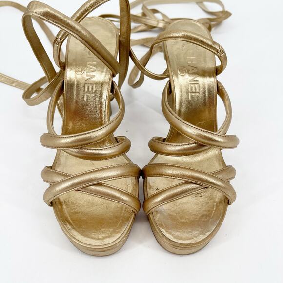 Chanel Cruise 2018 Gold Metallic Greek Parthenon Wrap CC Platform Sandals EU 39 - Picture 6 of 15